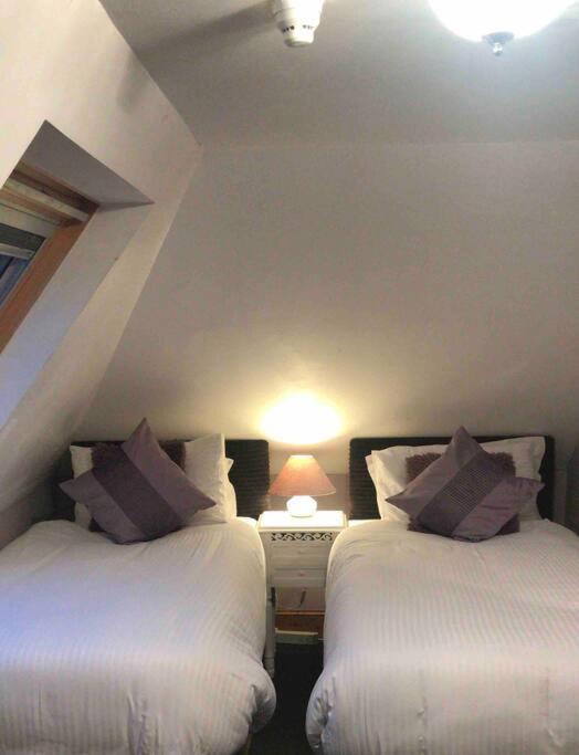 Chandlers Apartment Ascog Bagian luar foto