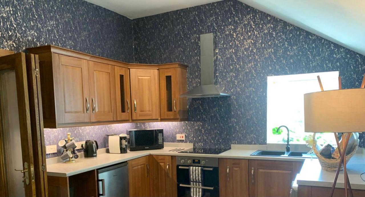 Chandlers Apartment Ascog Bagian luar foto