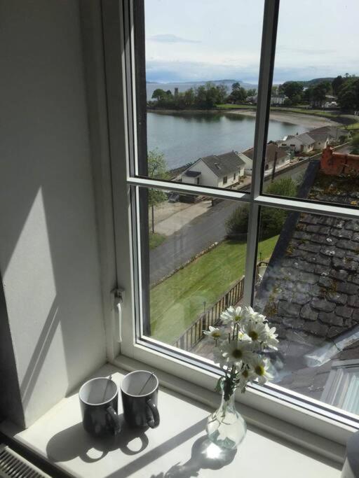 Chandlers Apartment Ascog Bagian luar foto