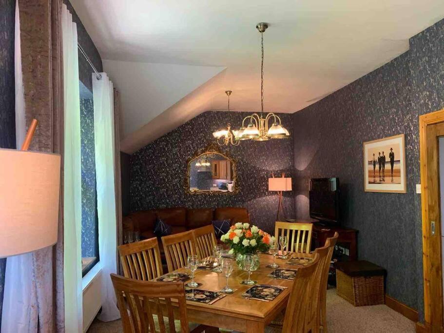 Chandlers Apartment Ascog Bagian luar foto