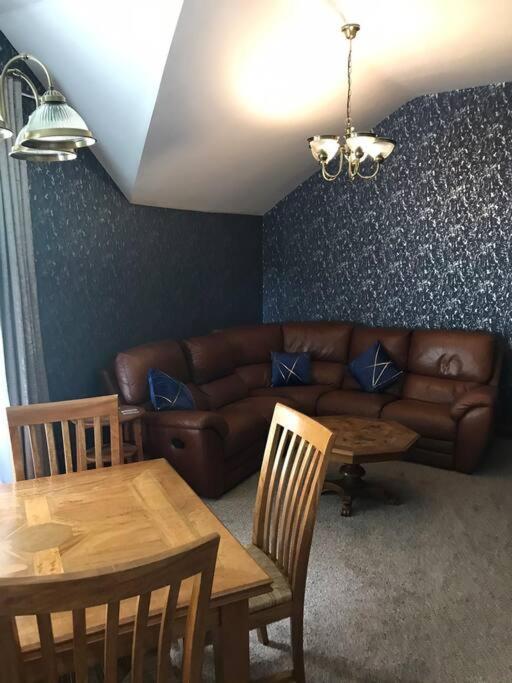 Chandlers Apartment Ascog Bagian luar foto